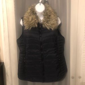 DB Navy Puff Vest w/ Detachable Faux Fur Collar